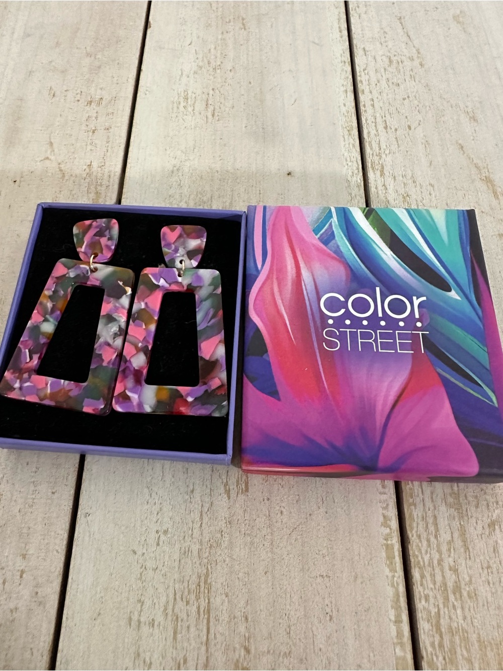 Color Street Hot Topic Acrylic Drop Earrings - Pink & Multicolor